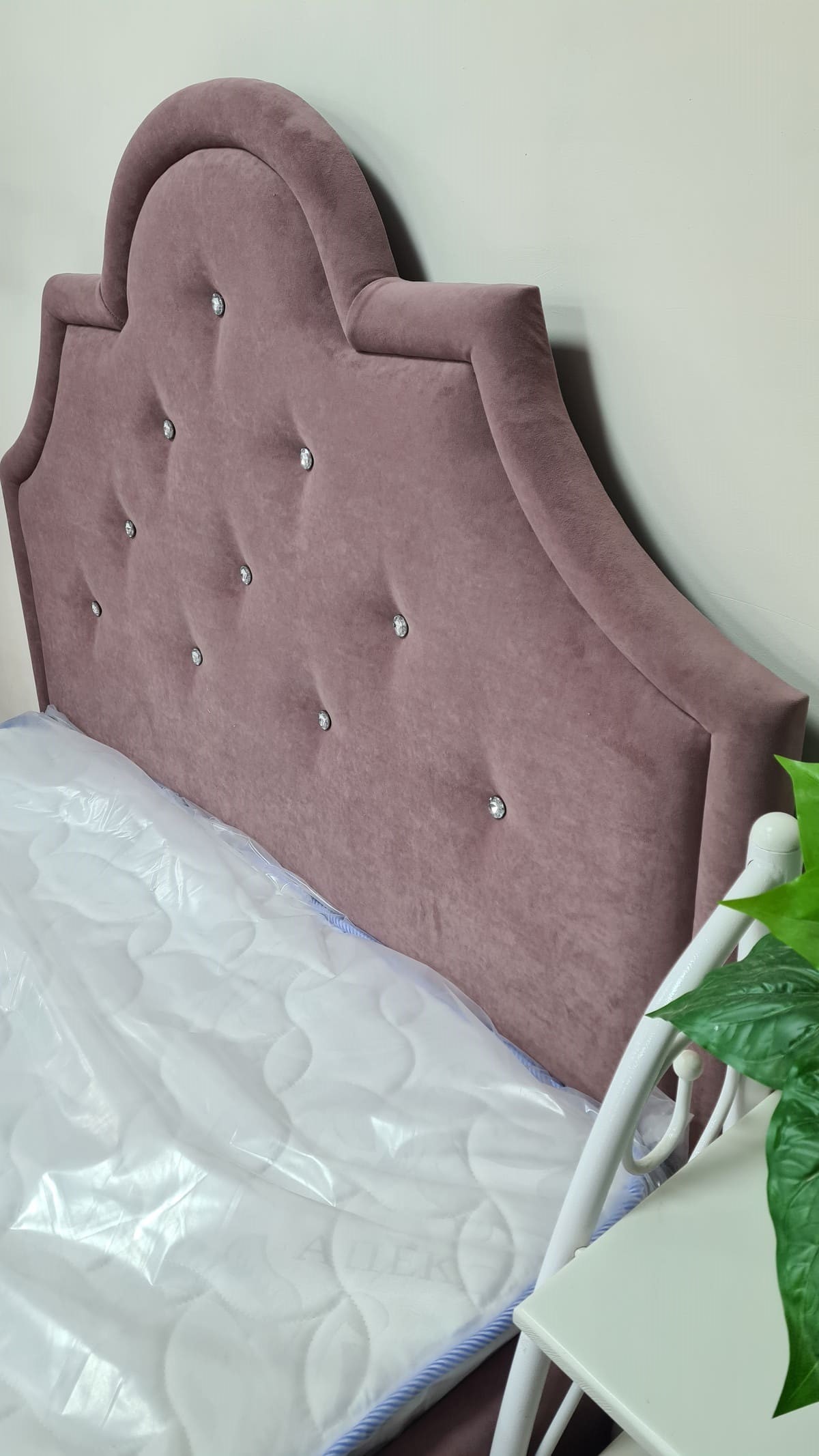 Мягкая кровать "Ангелина"