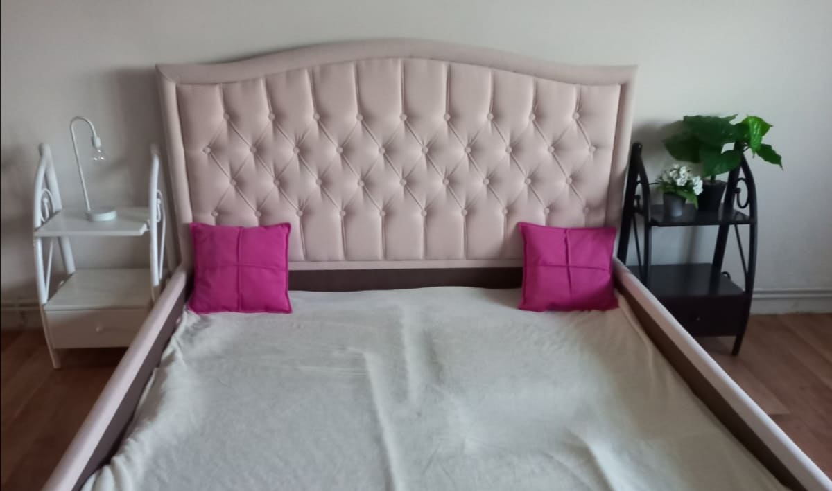 Мягкая кровать "Лора"
